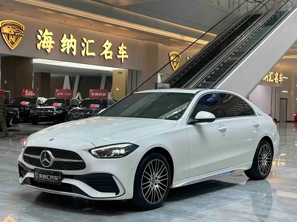 Mercedes-Benz C-Class — фото 1