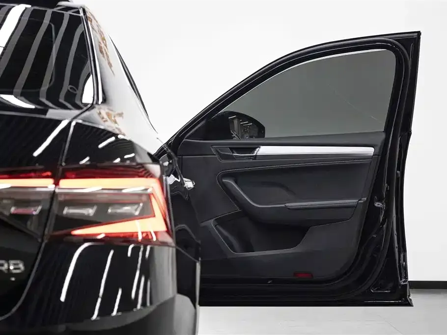 Skoda Superb 2024 из CN, фото 3