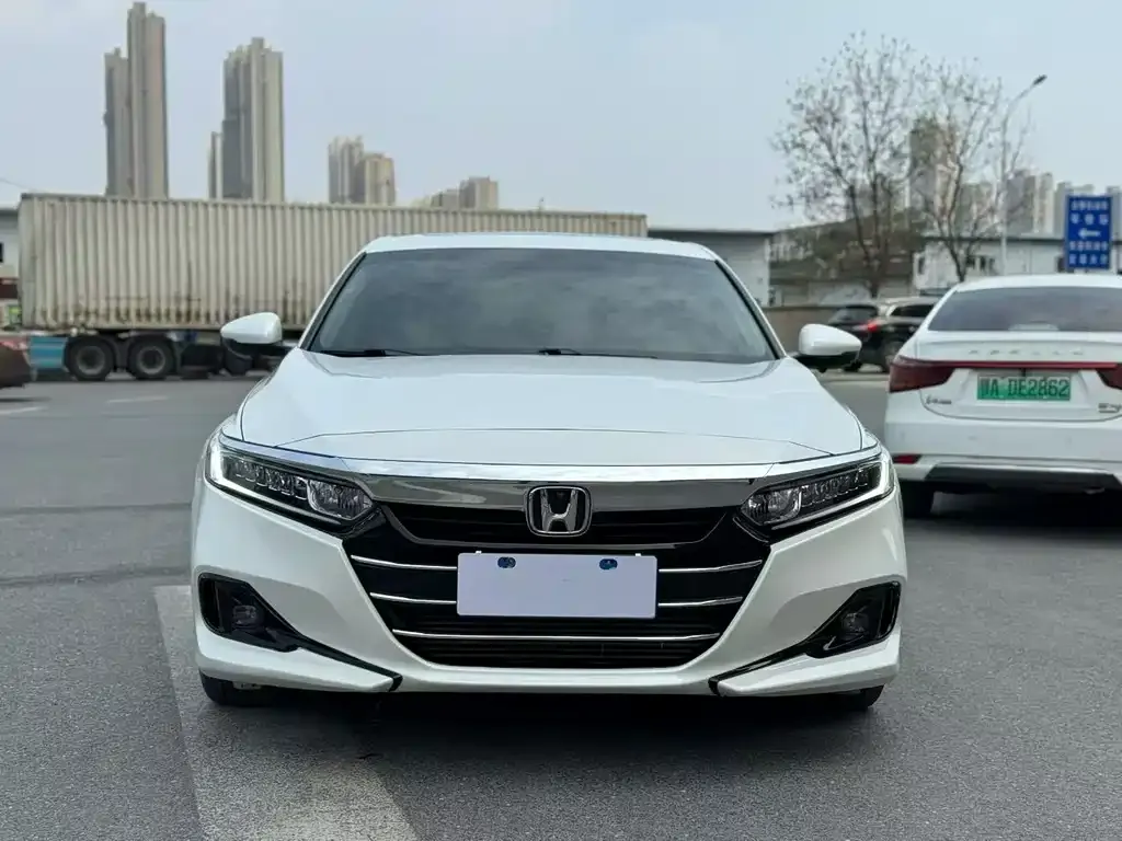 Honda Accord — фото 7