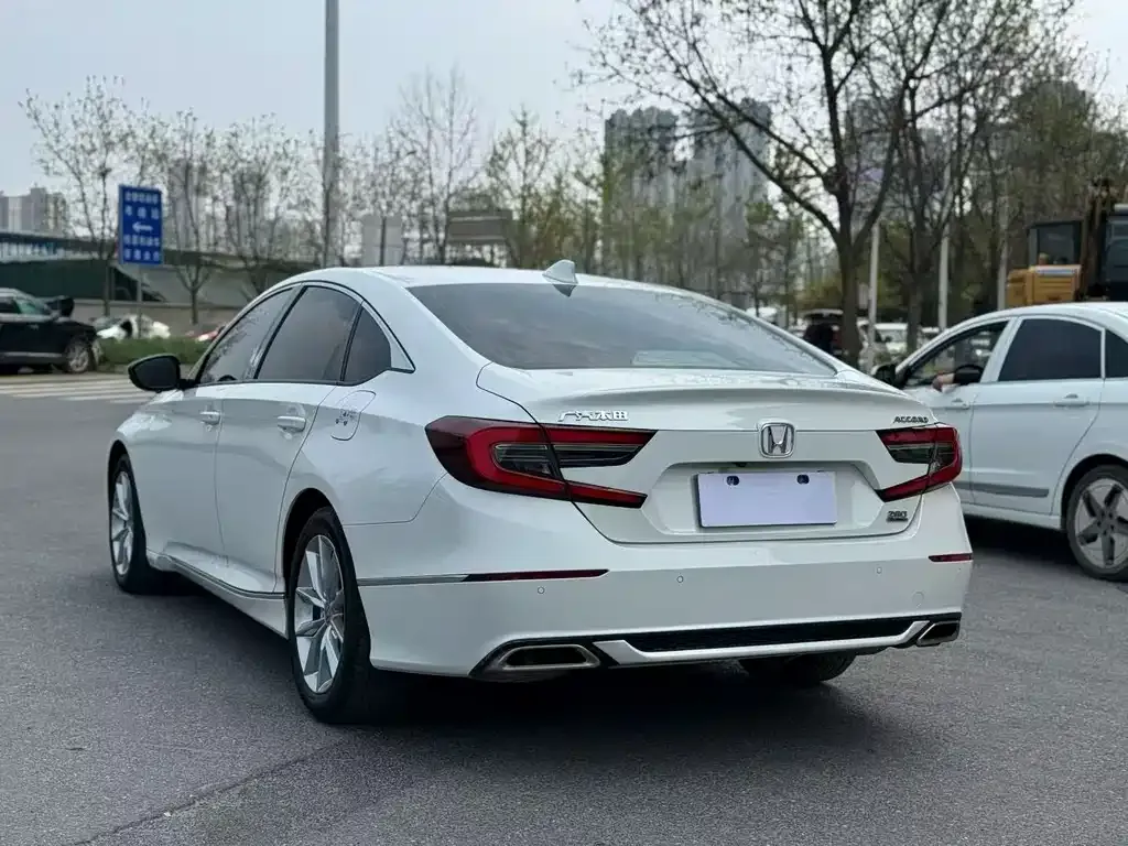 Honda Accord — фото 3