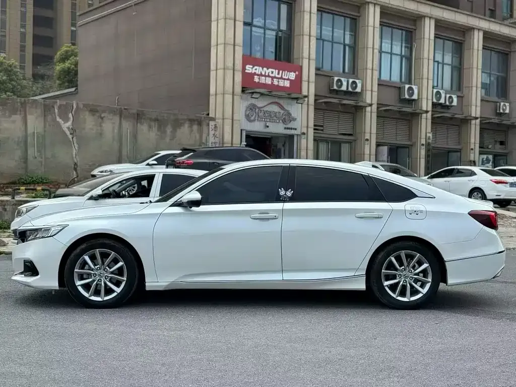 Honda Accord — фото 5