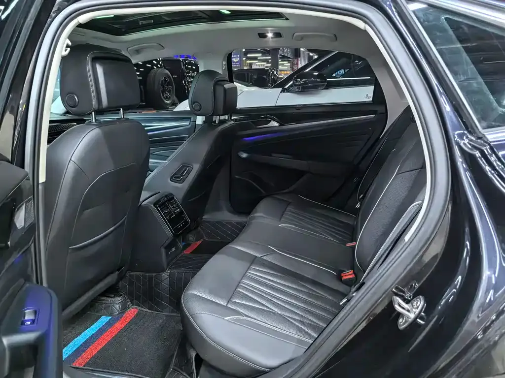 Volkswagen Passat — фото 9