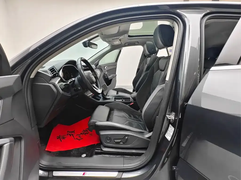Audi Q3 Sportback 2023 из CN, фото 8
