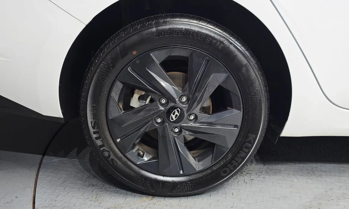 Hyundai AVANTE 2023 из KR, фото 5