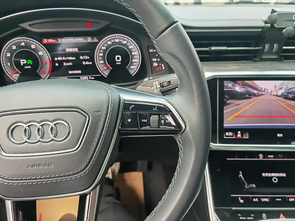 Audi A6L — фото 8