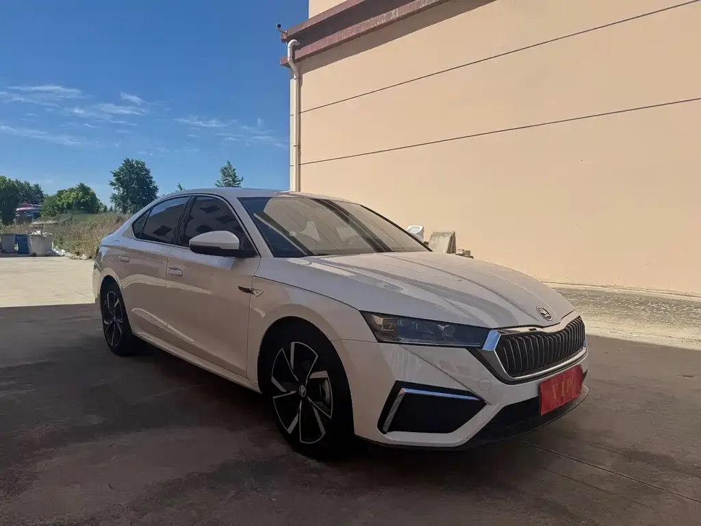 Skoda Octavia — фото 4