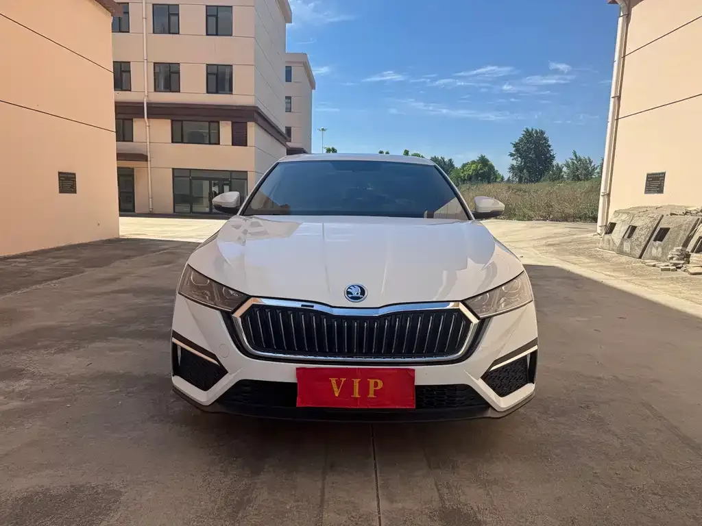 Skoda Octavia — фото 7