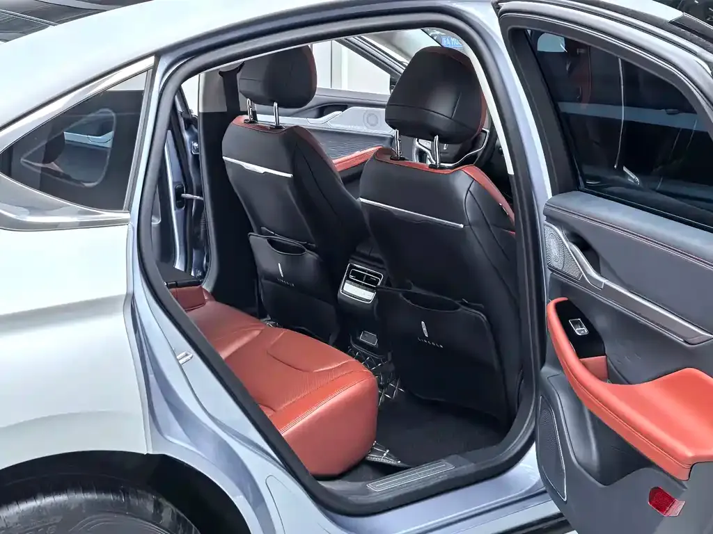Lincoln Z 2023 из CN, фото 8