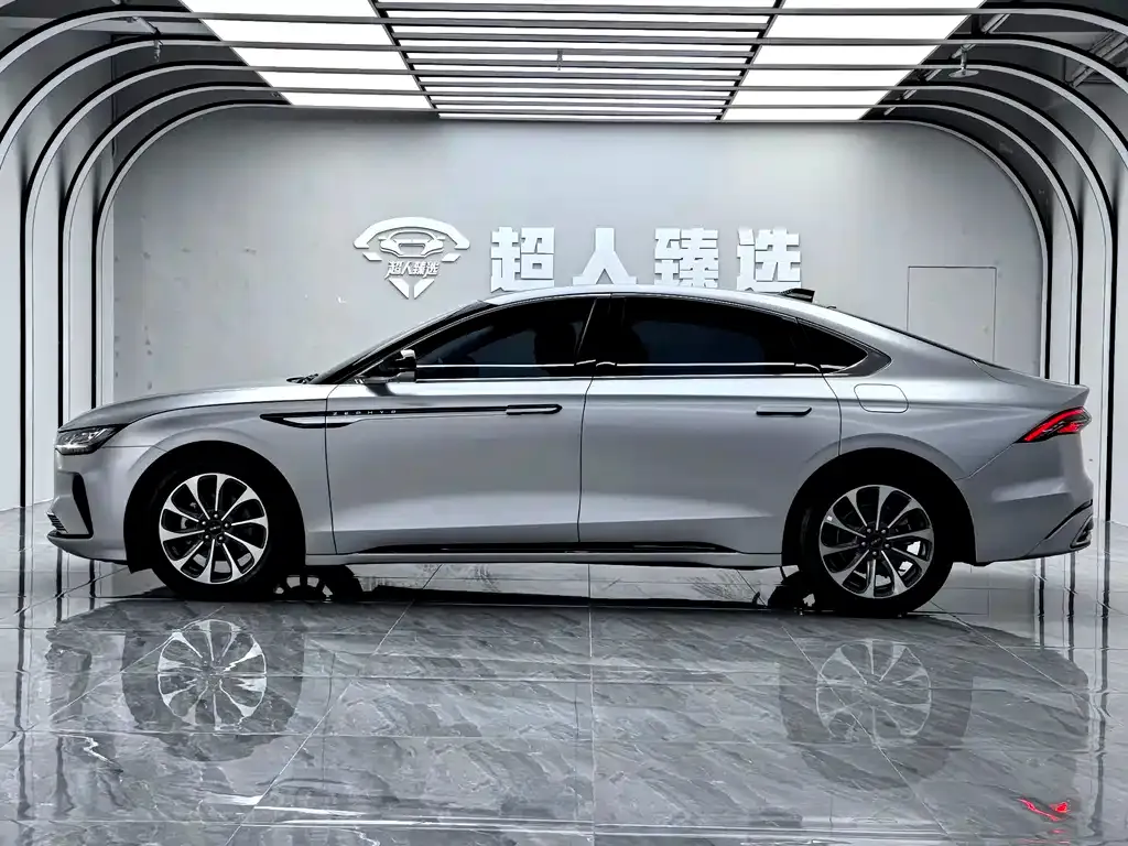 Lincoln Z 2023 из CN, фото 6