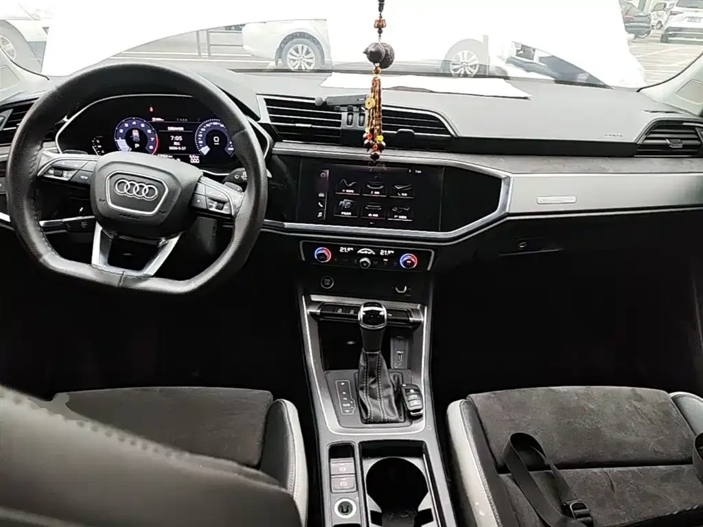 Audi Q3 2021 из CN, фото 9
