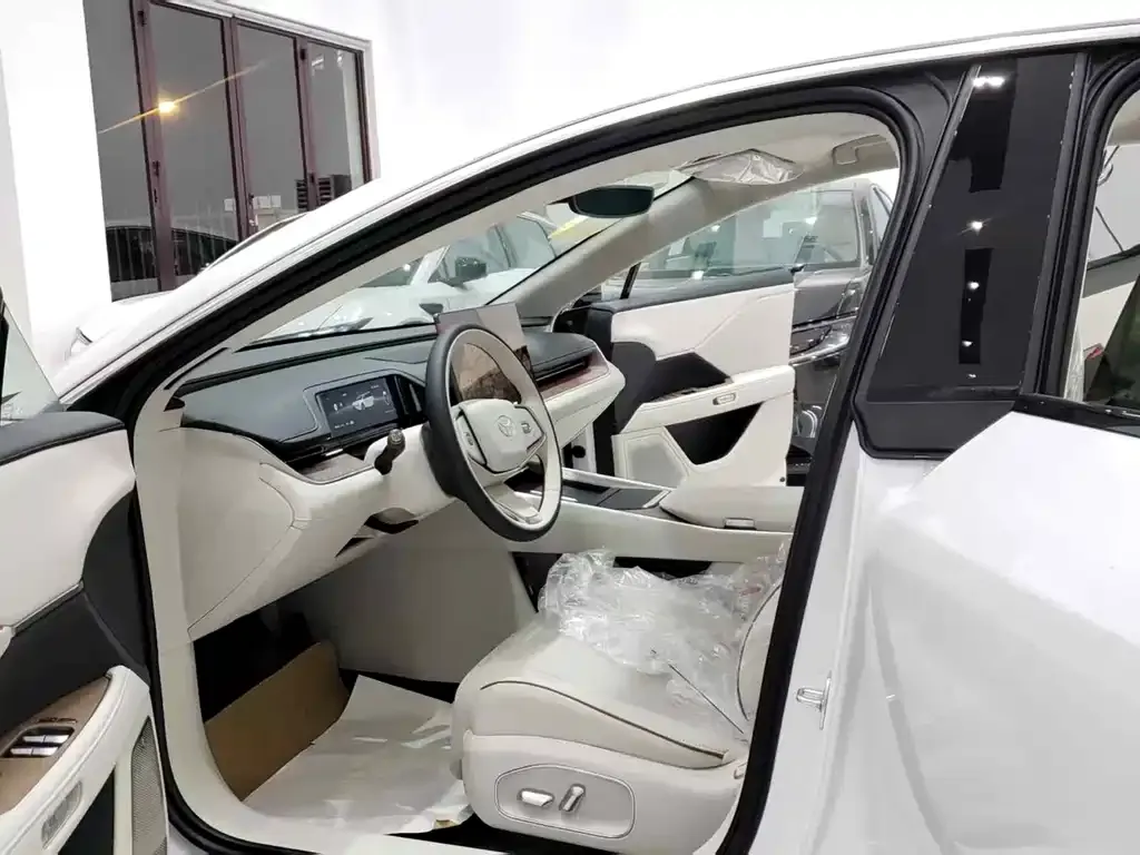 Toyota Platinum 7 2026 из CN, фото 6