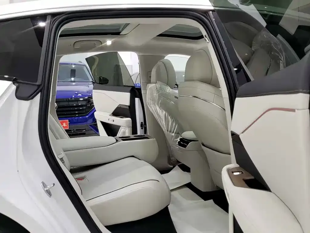 Toyota Platinum 7 2026 из CN, фото 10