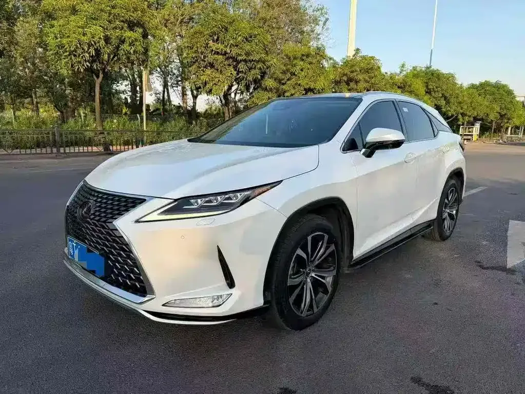Lexus RX — фото 1