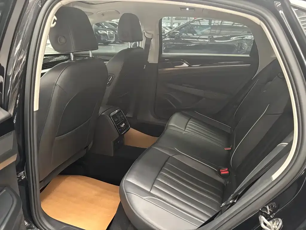 Volkswagen Passat — фото 4