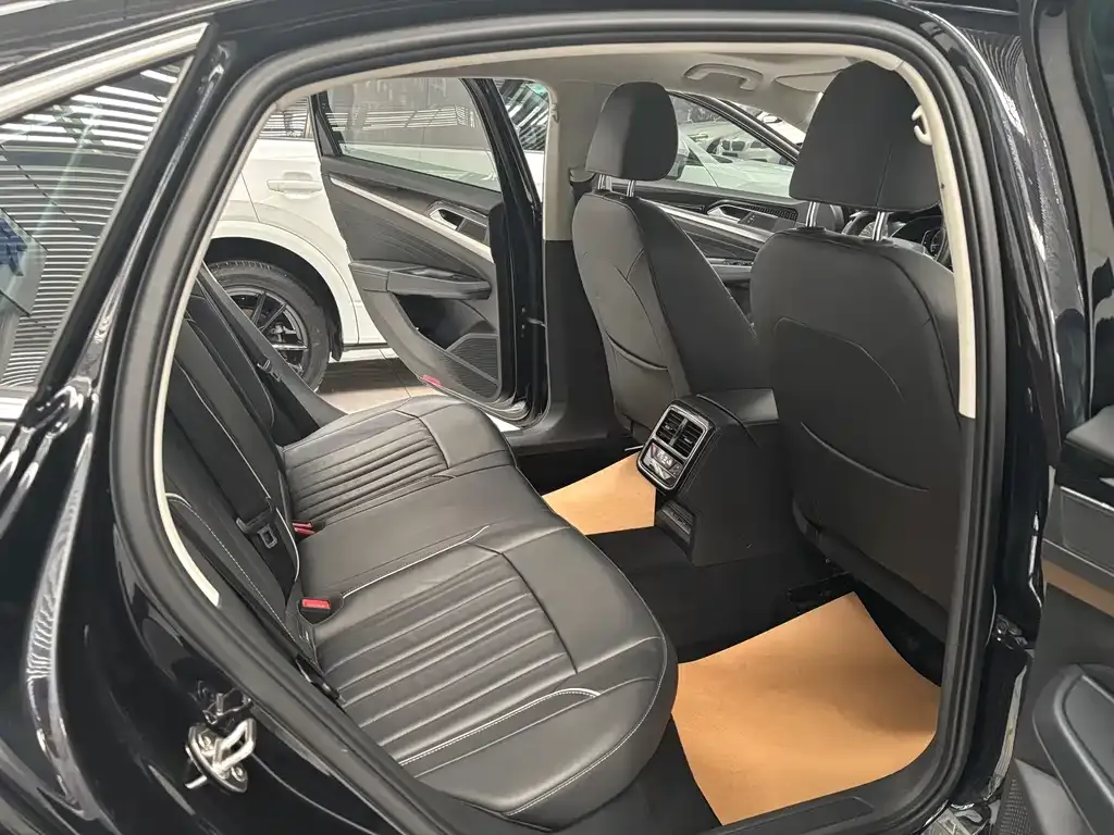 Volkswagen Passat — фото 5