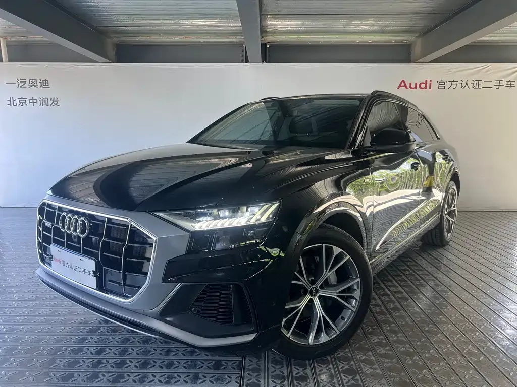 Audi Q8 — фото 1