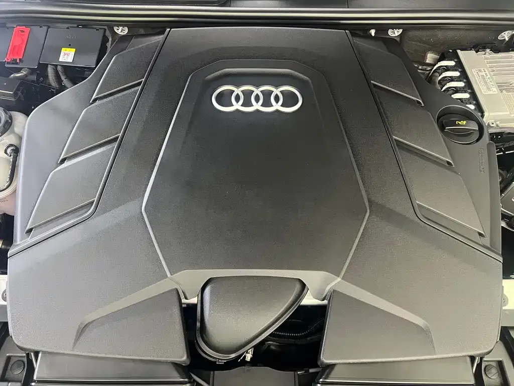 Audi Q8 — фото 9