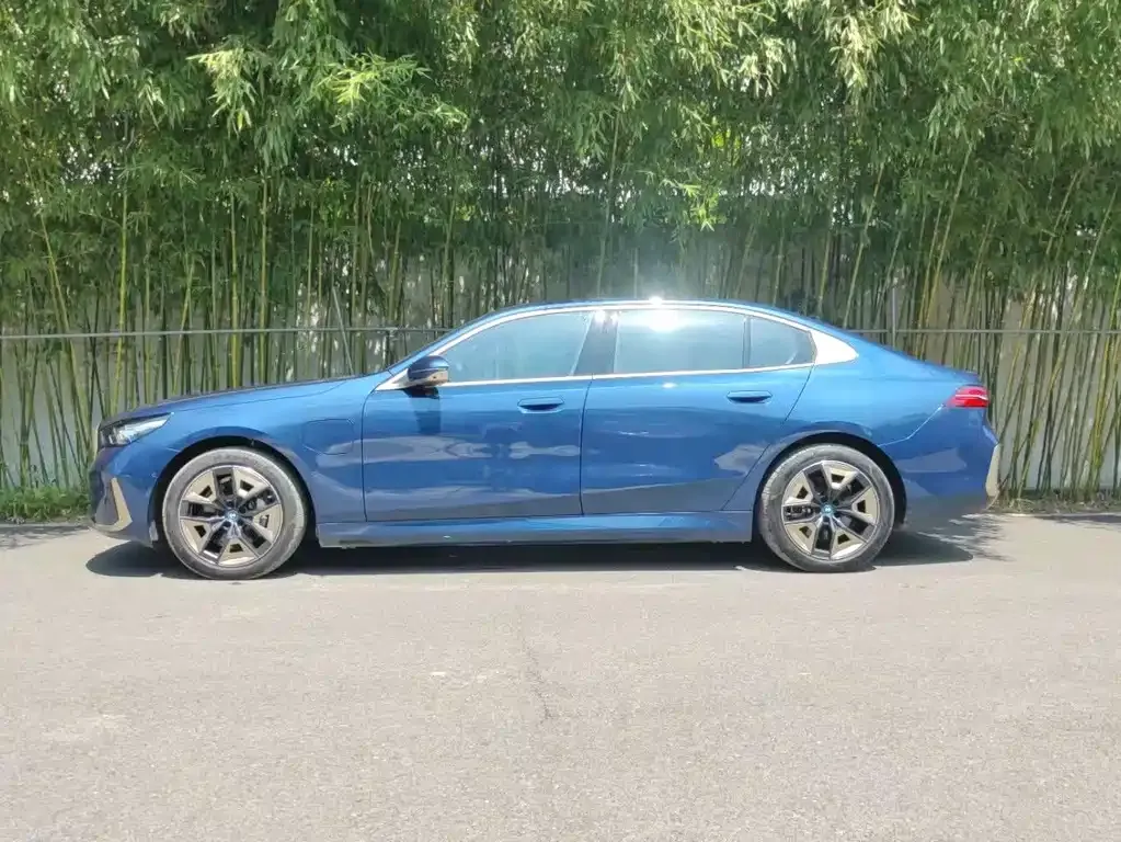 BMW i5 2024 из CN, фото 9