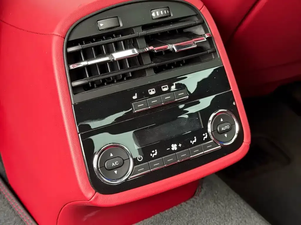 Maserati Quattroporte 2022 из CN, фото 8