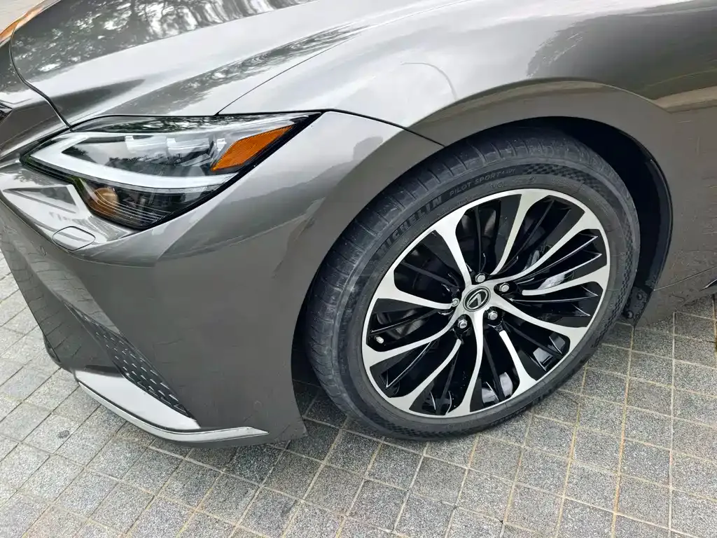 Lexus LS 2022 из CN, фото 7
