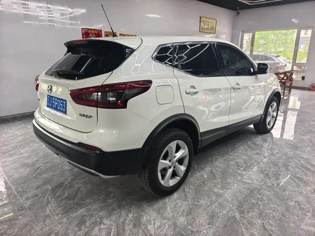 Nissan Qashqai — фото 8