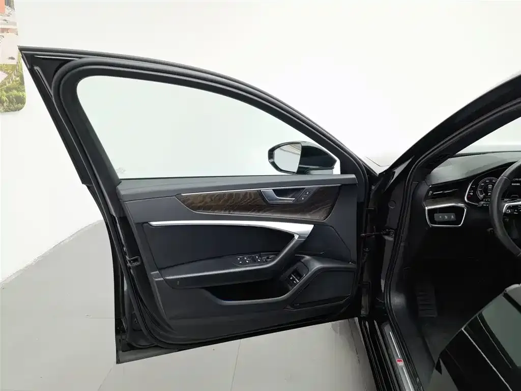 Audi A6L New Energy 2021 из CN, фото 2