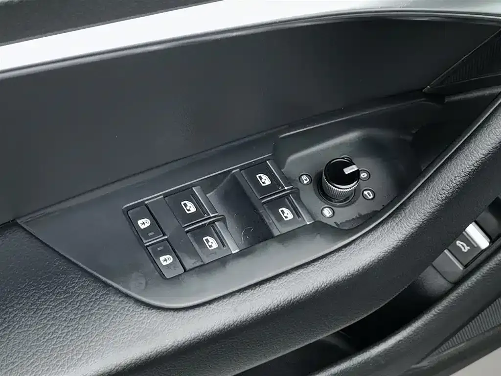 Audi A6L New Energy 2021 из CN, фото 8
