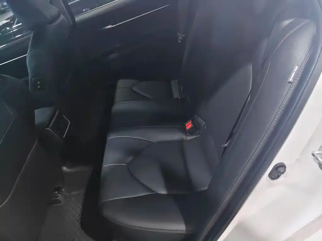 Toyota Camry 2023 из CN, фото 3