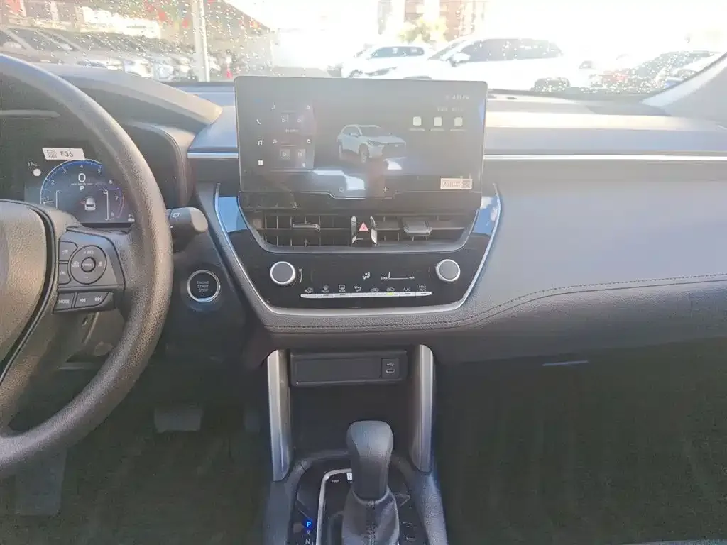 Toyota Corolla Cross — фото 10