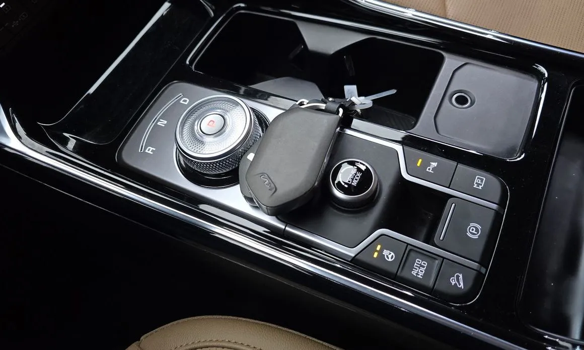Kia Sorento — фото 6