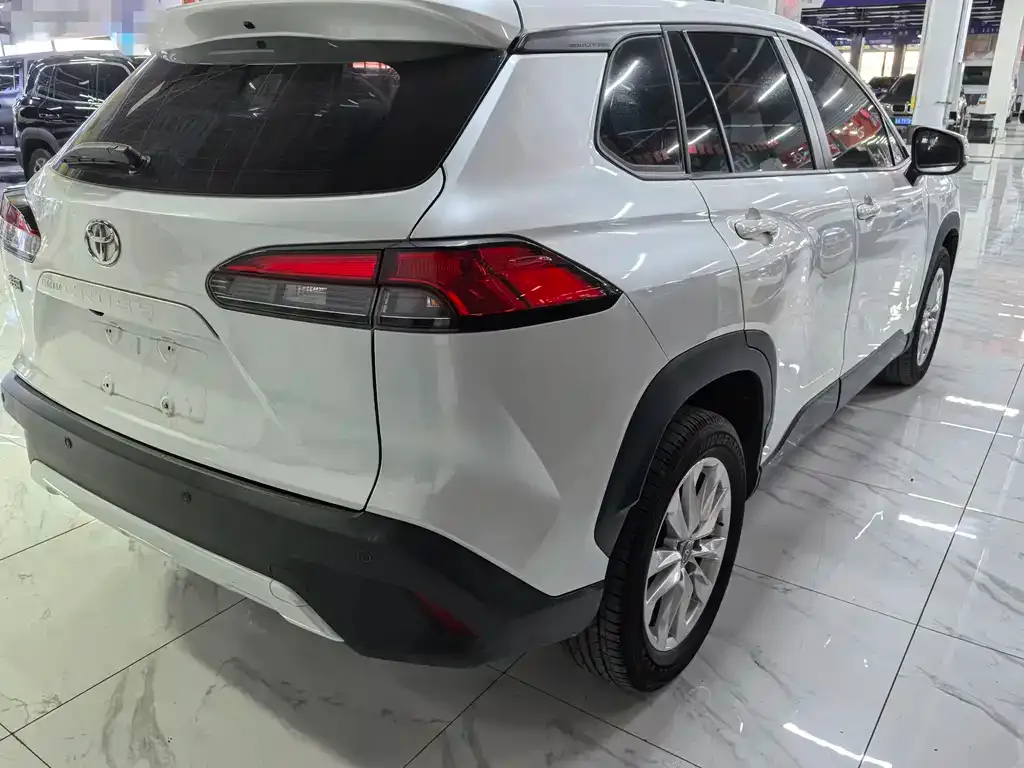 Toyota Corolla Cross — фото 10