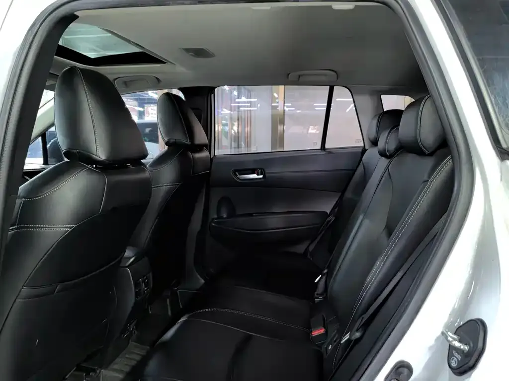 Toyota Corolla Cross — фото 3