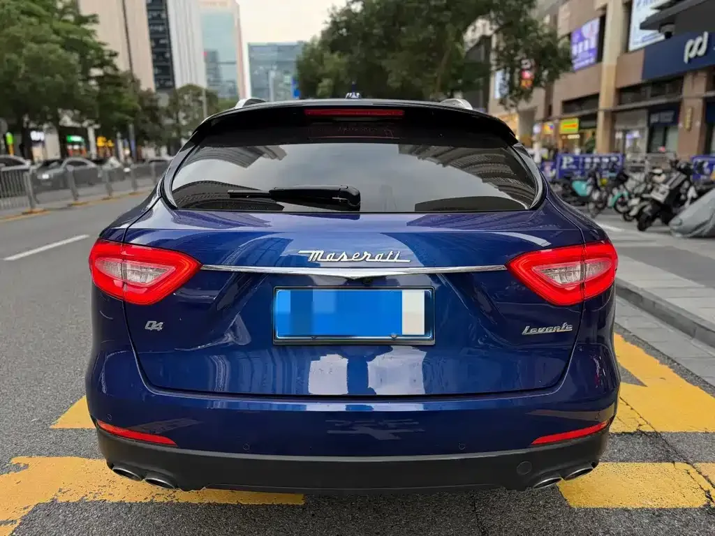 Maserati Levante — фото 8