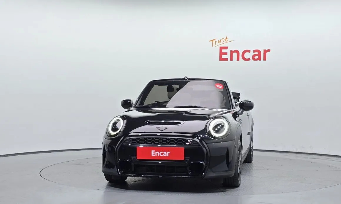 Mini Cooper Convertible 2023 из KR, фото 2