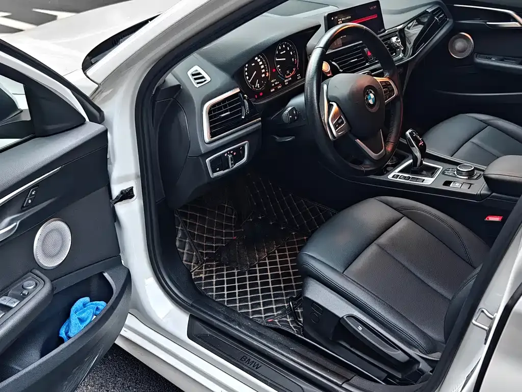 BMW 1 Series 2021 из CN, фото 3