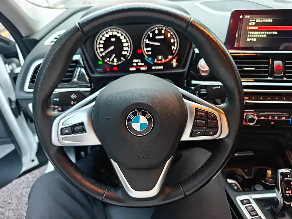 BMW 1 Series 2021 из CN, фото 6