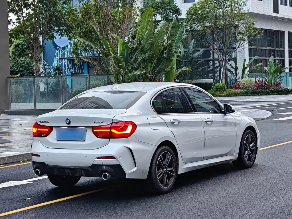 BMW 1 Series 2021 из CN, фото 8