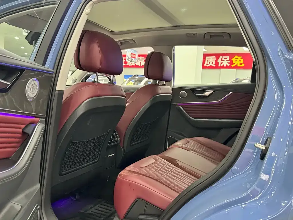 Hongqi HS5 — фото 10