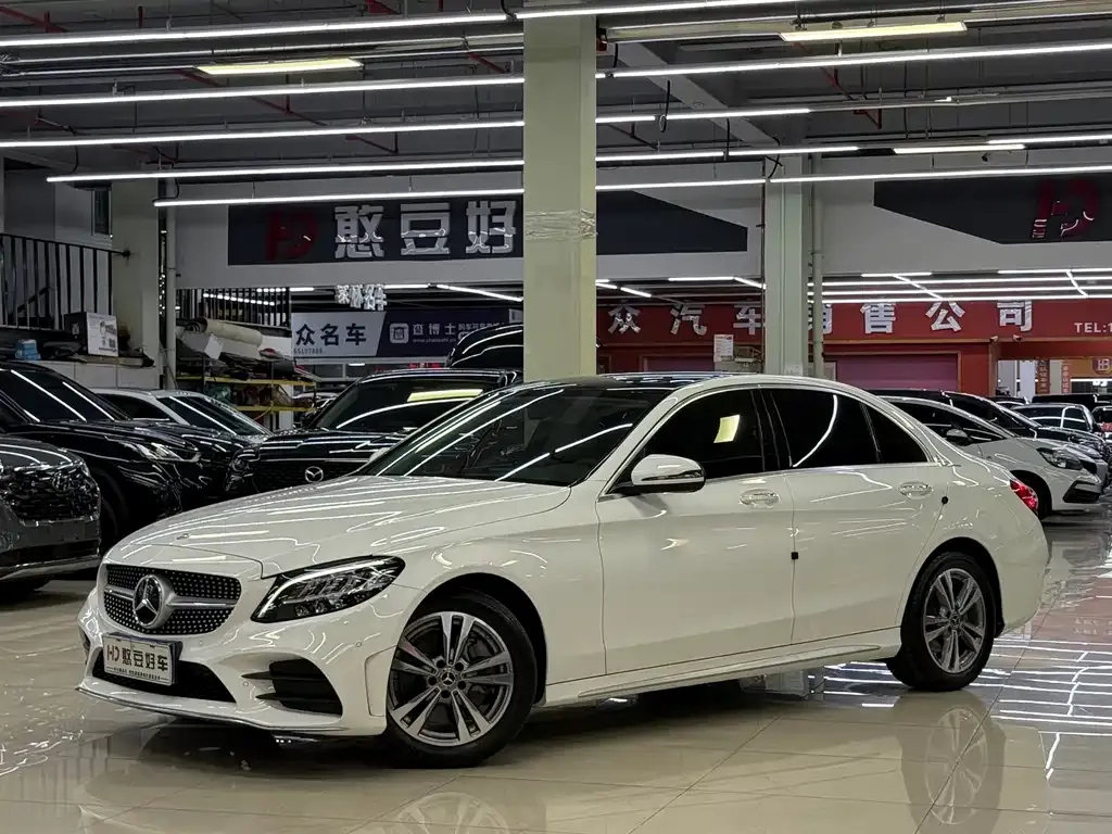 Mercedes-Benz C-Class — фото 1