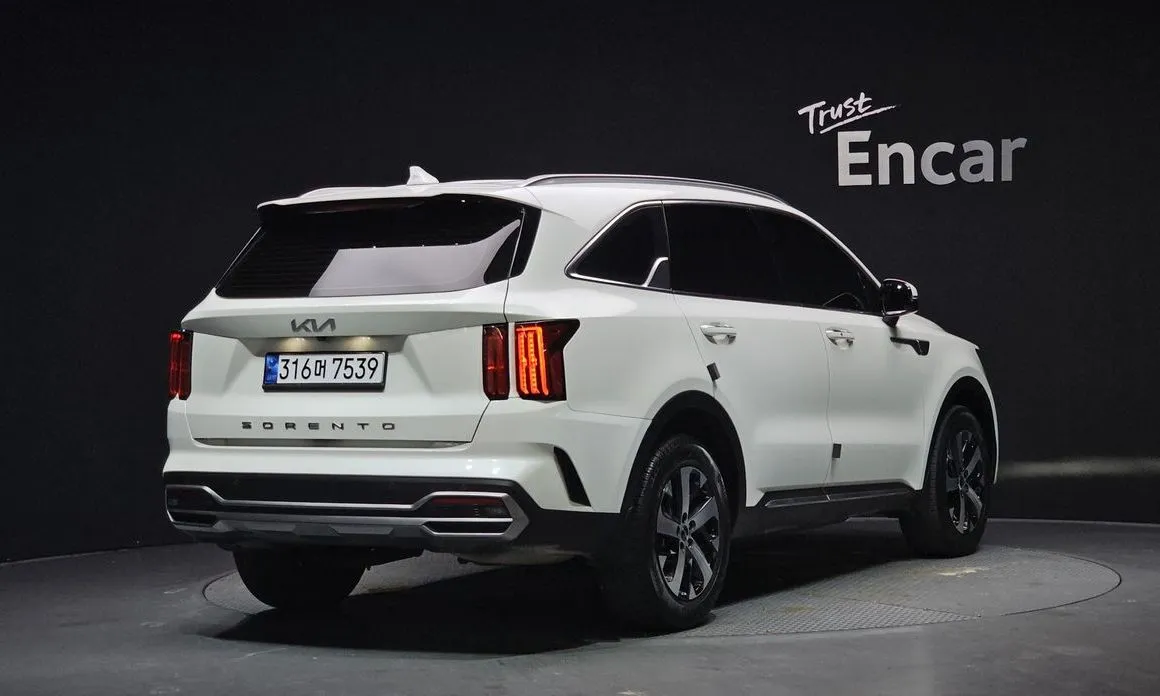 Kia Sorento — фото 9