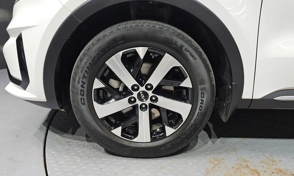 Kia Sorento — фото 6