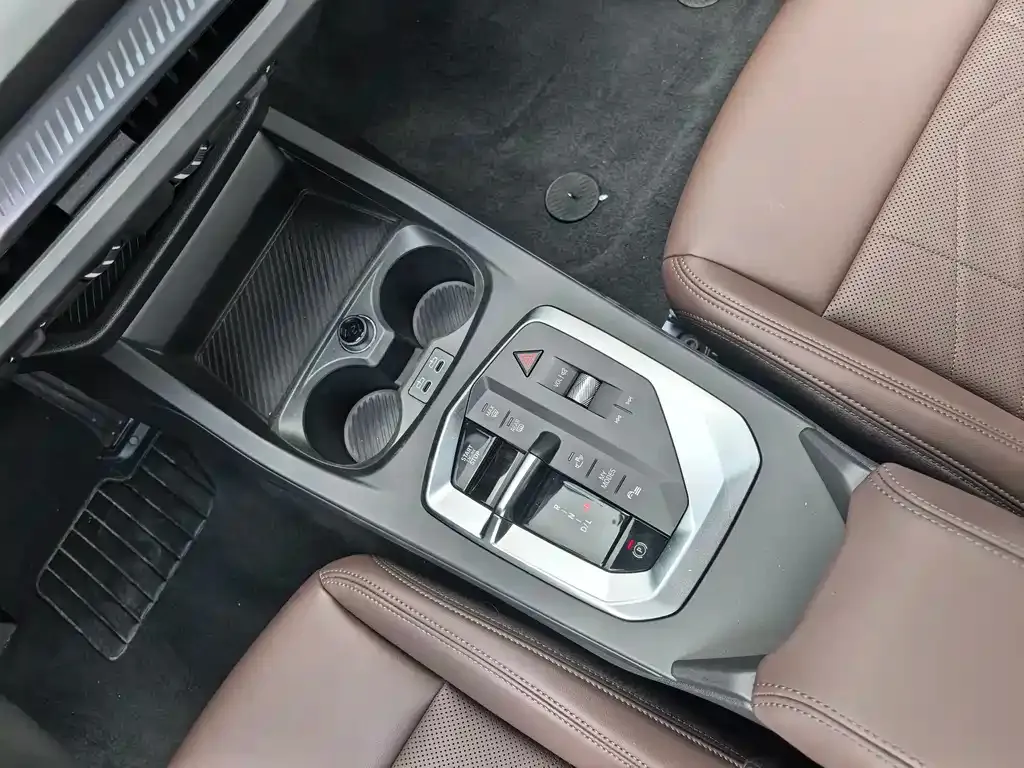 BMW 2 Series 2025 из CN, фото 7