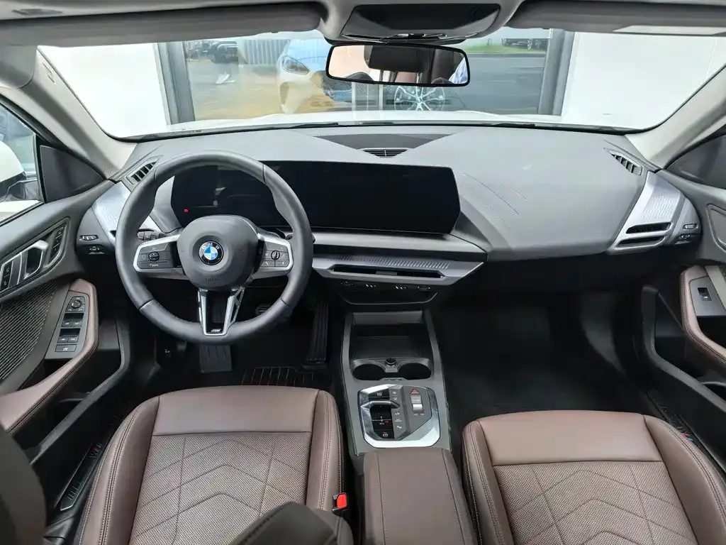 BMW 2 Series 2025 из CN, фото 3