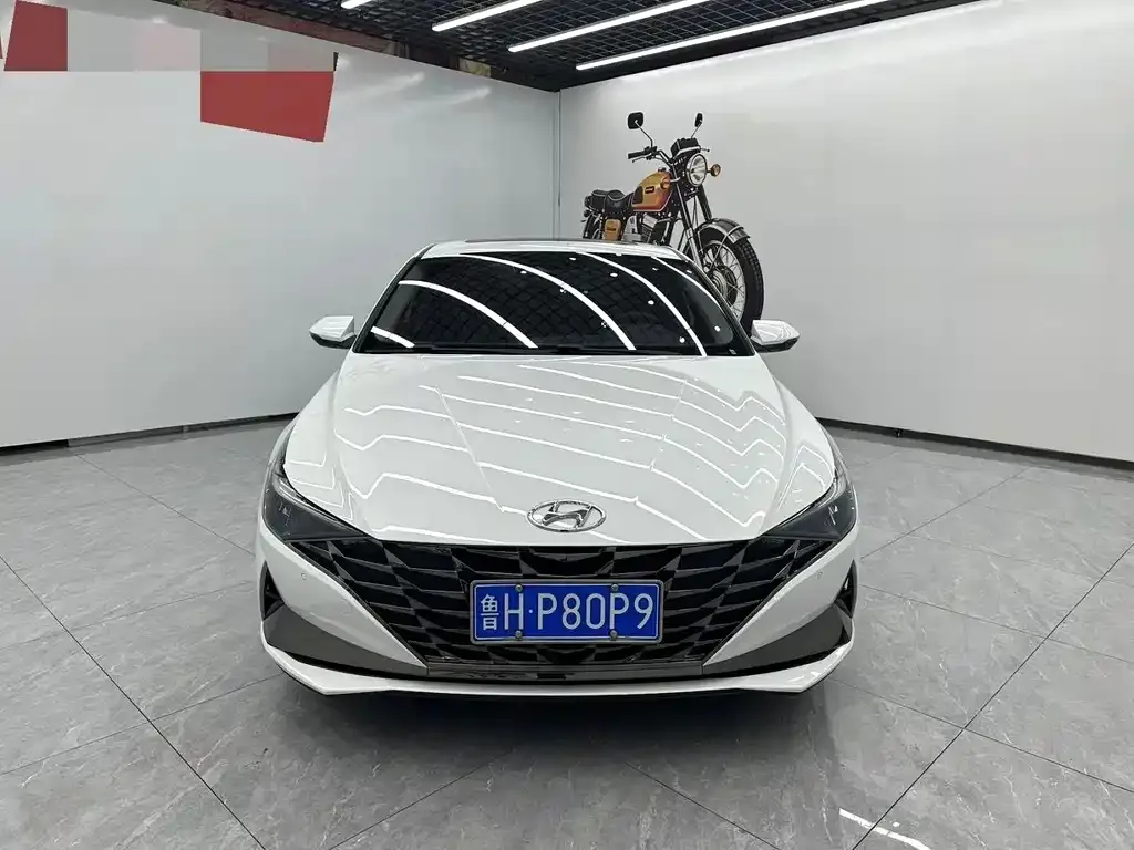 Hyundai Elantra — фото 3