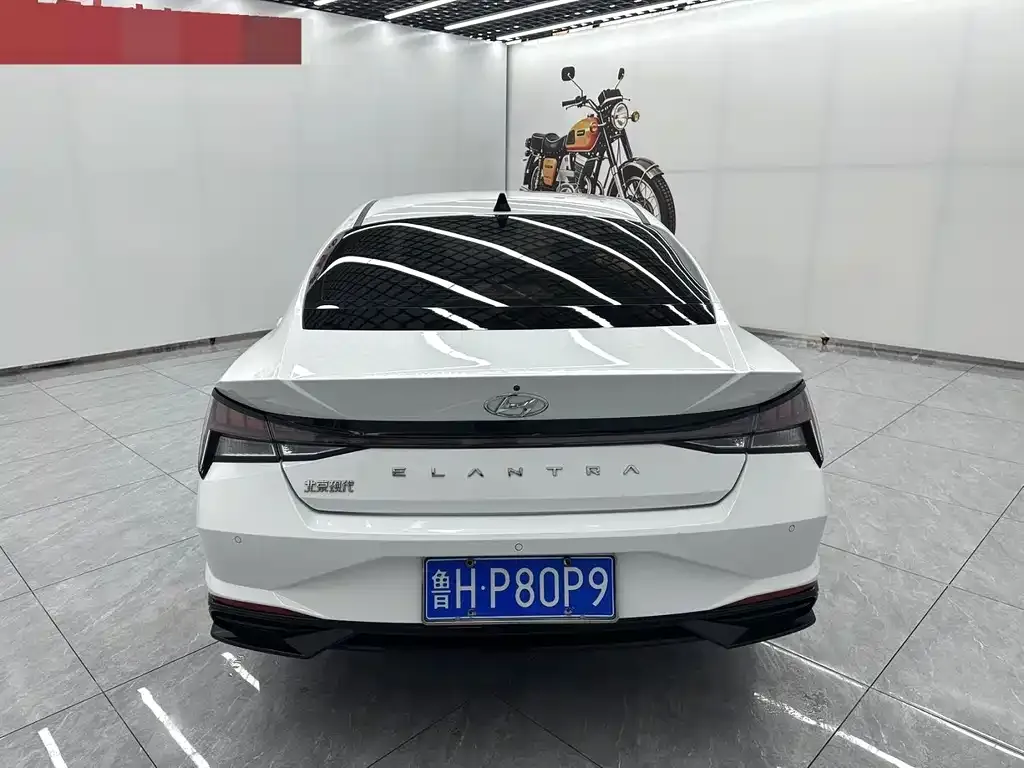 Hyundai Elantra — фото 2