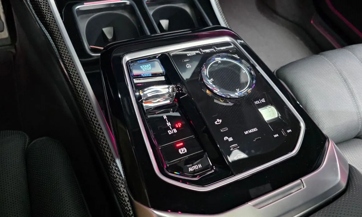 BMW i7 2024 из KR, фото 6