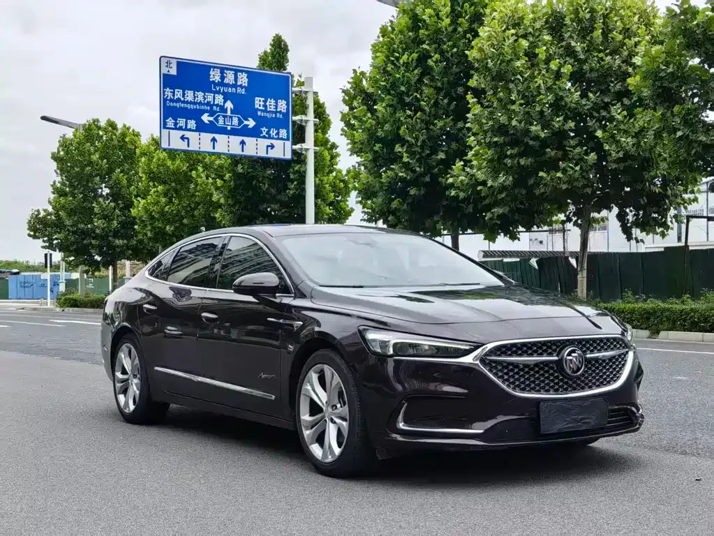 Buick LaCrosse — фото 10