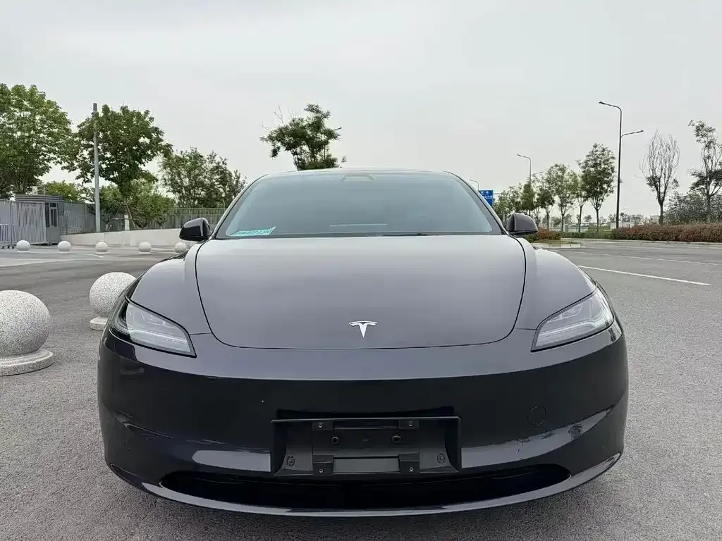 Tesla Model 3 — фото 5
