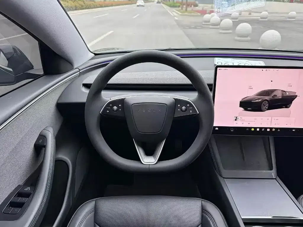 Tesla Model 3 — фото 7