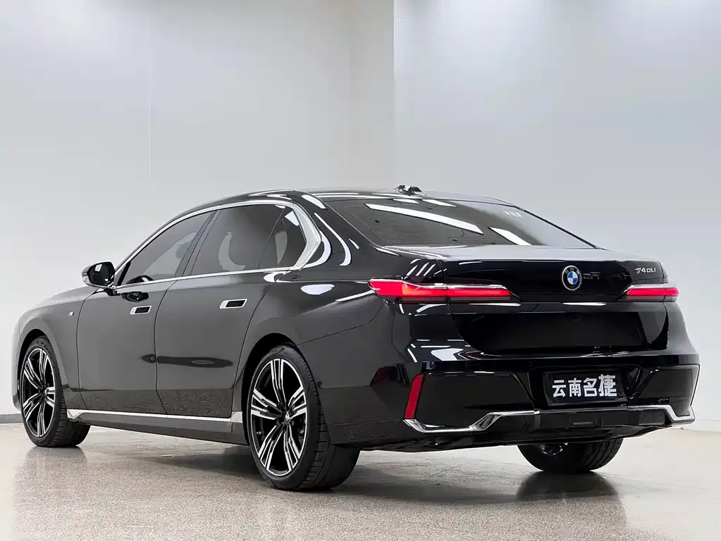BMW 7 Series — фото 4